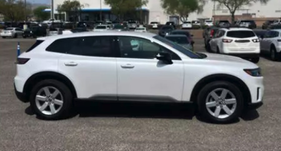 White 2024 Honda Prologue EX on the dealer lot
